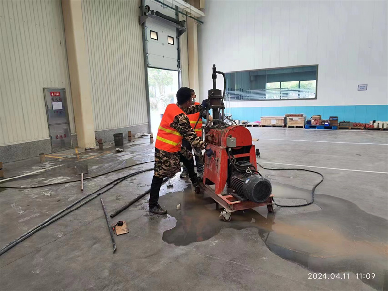 革吉厂房地面下沉塌陷注浆加固施工